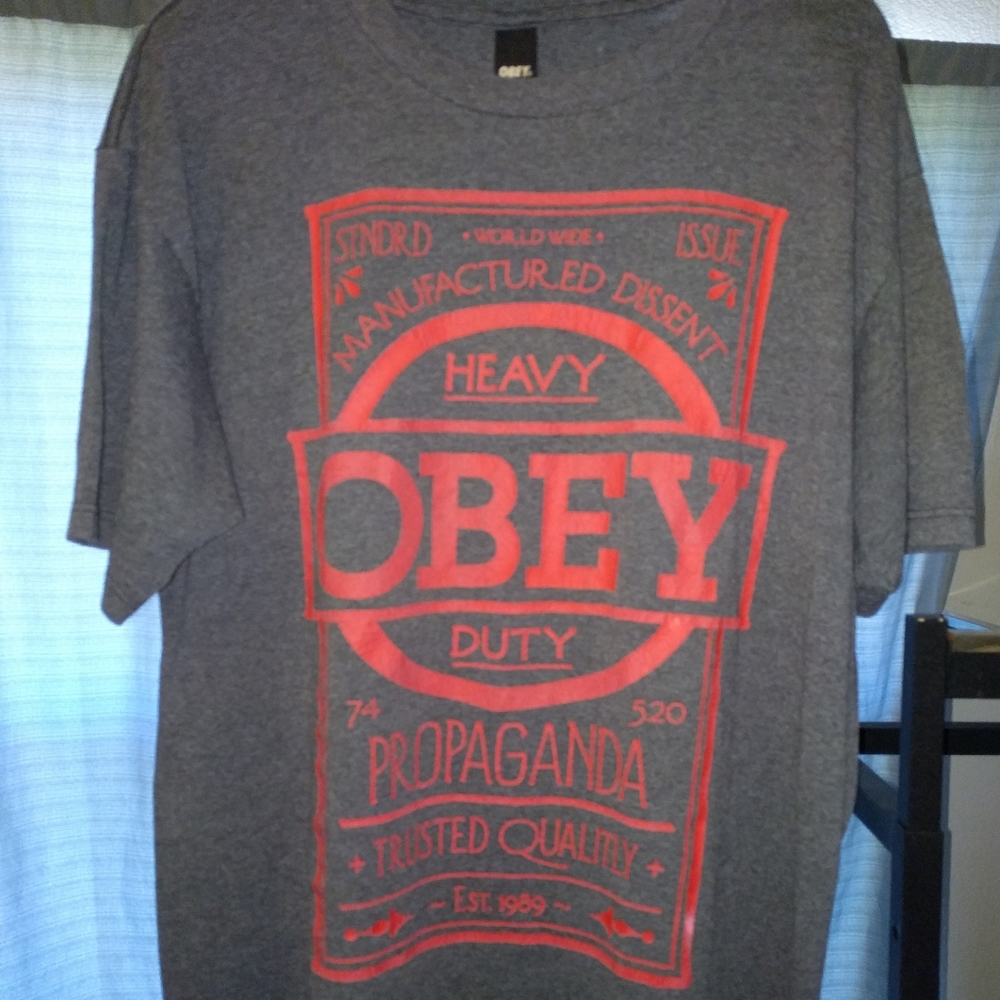 OBEY T-shirt